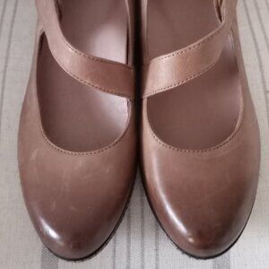 'Dansko' Taupe Leather Wedge Size 10.5 -11 41 EUC